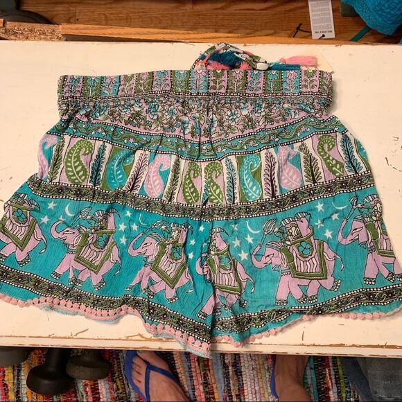NWT RAGA “FAR LANDS” ELEPHANT PRINT BOHO FESTIVAL SHORTS TURQUOISE/PINK S - Picture 3 of 5